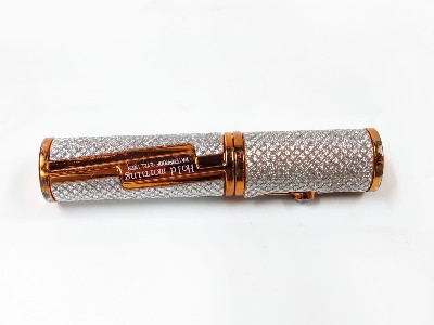 眼線筆用膠案例